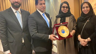 أبرزهم المهندس محمد سعيد.. وزير الشباب والرياضة يلتقي عددا من رجال الأعمال في الإمارات 