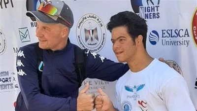 حاول عبور المانش وكرمّه الرئيس السيسي.. محمد الحسيني صائد البطولات العالمية يتحدى متلازمة داون