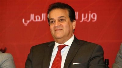 في مؤتمر صحفي.. وزير التعليم العالي يكشف تفاصيل بدء التجارب السريرية للقاح المصري