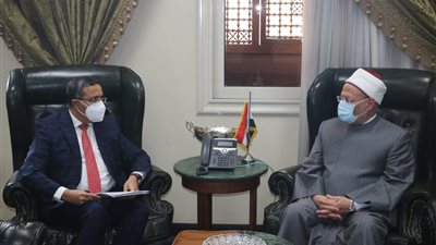 مفتي الجمهورية يستقبل سفير الهند بالقاهرة لبحث أوجه تعزيز التعاون الديني بين البلدين