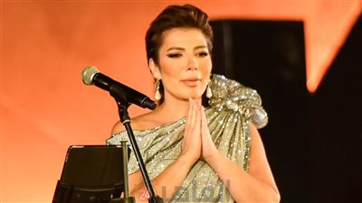 سياراتكم كتيرة.. أصالة تعتذر لجمهور حفلها بالأوبرا لهذا السبب