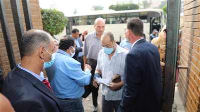 محافظ القاهرة يتابع منع دخول الموظفين غير الملقحين إلى المقار الحكومية