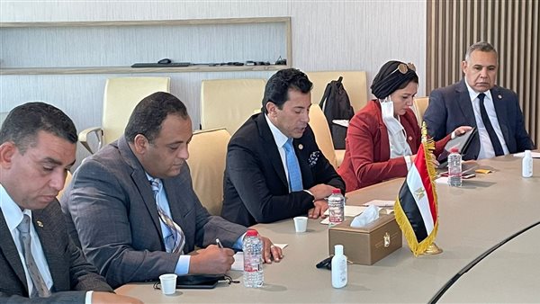 وزير الشباب والرياضة