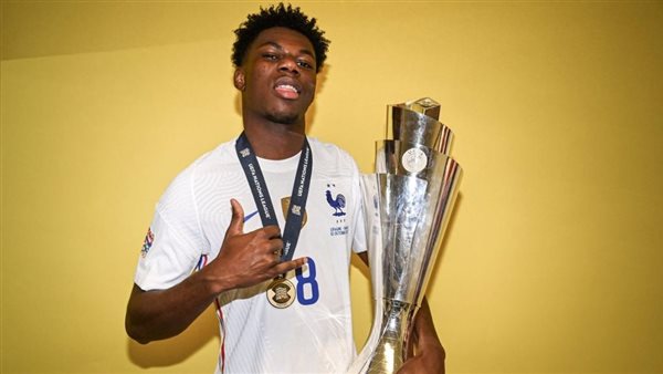 لاعب وسط فريق موناكو