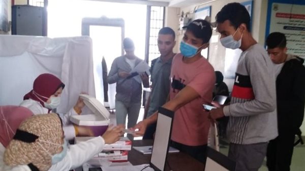 تطعيم الطلاب بجامعة