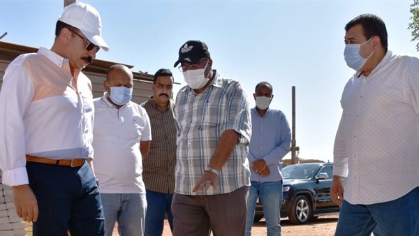 محافظ اسوان مع العميد