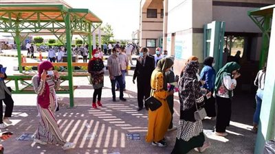 بدء تطبيق منع دخول الموظفين غير الملقحين إلى مقار العمل بسوهاج