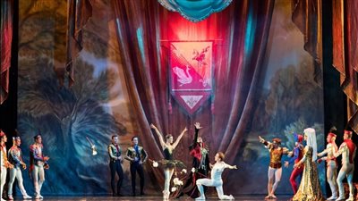 خيال وإبهار بجعات تشايكوفسكي على طريقة سان بطرسبرج بأوبرا القاهرة