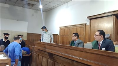 جنايات المنصورة تنظر محاكمة المتهمين بقتل 3 سائقي توك توك بغرض السرقة │ صور