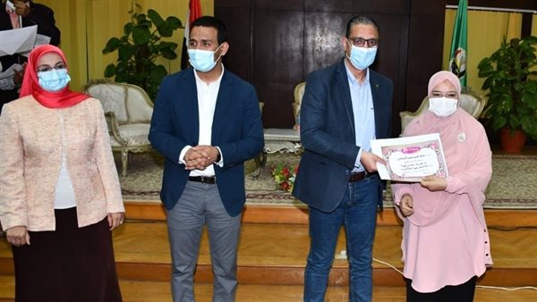 تكريم العاملين بمستشفى