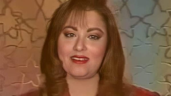 المذيعة مها حسني