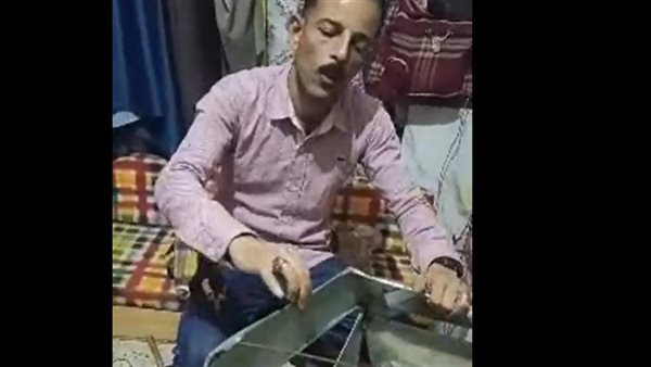 الشاب إبراهيم مع