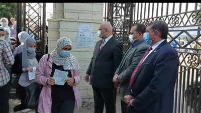 إقبال طلاب جامعة بنها لآخذ اللقاح بعد قرار منع الدخول