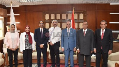 رئيس جامعة الأقصر يستقبل وفد القطاع الثقافي بالسفارة الأمريكية للالتحاق بالبرامج التعليمية في الولايات المتحدة