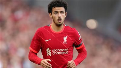 ليفربول يعلن استمرار غياب جونز بسبب إصابته في العين