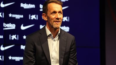 برشلونة يعلن رسميًا إنهاء تعاقده مع السكرتير الرياضي بالتراضي