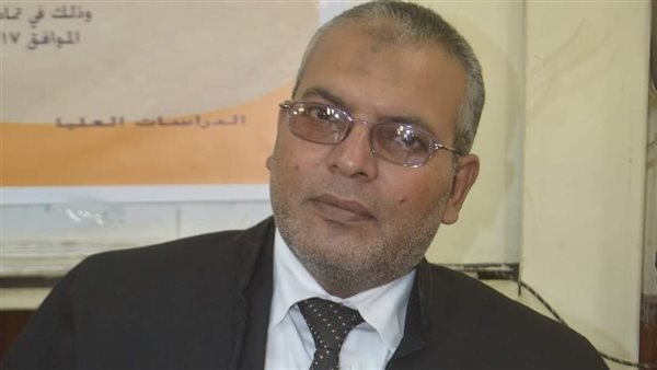  الدكتور عبد الفتاح