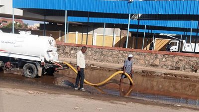 محافظ أسوان: استمرار رفع آثار سقوط 8 ملايين متر مكعب من مياه الأمطار