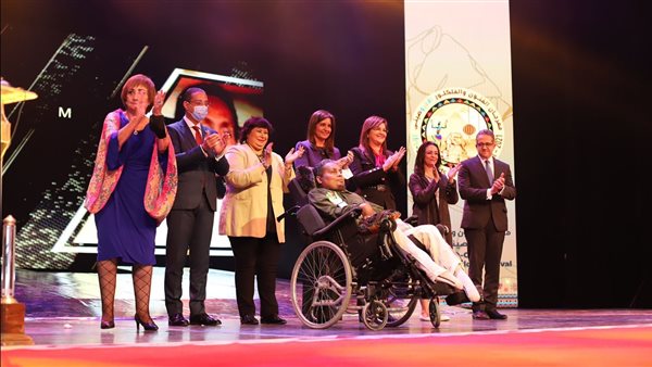 وزير السياحة يشارك