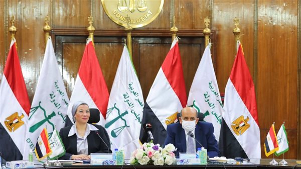 وزيرة البيئة تشارك