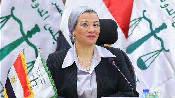 وزيرة البيئة 