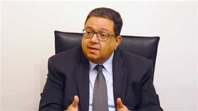  زياد بهاء الدين: لا أحد يدافع عن التعويم.. وكلما استقر سعر الصرف كانت التكلفة أقل على المواطن