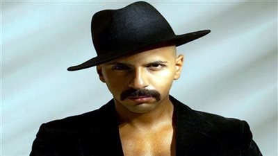 تفاصيل إيقاف حسن أبو الروس عن الغناء.. والموسيقيين: لابس حاجة أستغفر الله العظيم | فيديو جراف