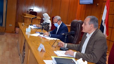 محافظ القليوبية يناقش الخطة الاستثمارية وملفات التقنين والتصالح