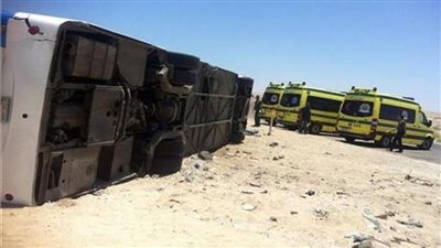 ارتفاع إصابات انقلاب الأتوبيس السياحي بطريق سيوة - مطروح إلى 18