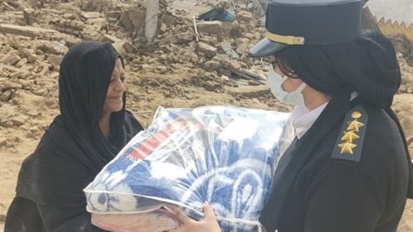 توزيع المساعدات على