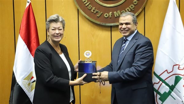 وزير القوى العاملة