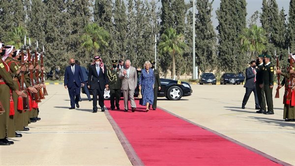 الأمير تشارلز يغادر