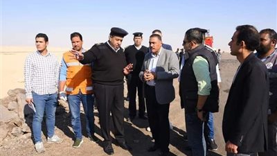 محافظ مطروح يتفقد موقعي حادثي مطروح - سيوة ويزور المصابين بالمستشفى العام