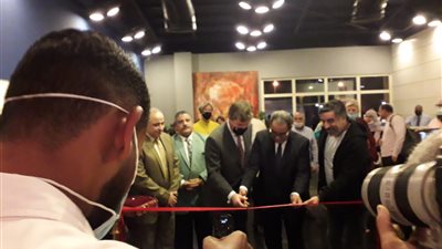 بقاعة آدم حنين.. رحلة في ذاكرة الطفولة معرض للقصص المصورة