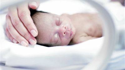 يمثل خطرا شديدا على الرضع.. 10 معلومات عن فيروس آر إس في المنتشر بمصر؟