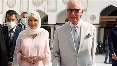 الأمير تشارلز وقرينته في جولة بالإسكندرية.. وغلق طريق الكورنيش خلال مرور موكبهما