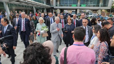 مكتبة الإسكندرية تستقبل الأمير تشارلز في زيارة سياحية