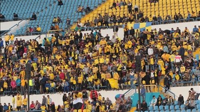 جمهور الإسماعيلي يهاجم محمد عواد ومشجعو الفارس الأبيض يدعمونه | فيديو