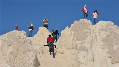 جبال الملح ببورفؤاد تتحول لمنطقة جاذبة وساحرة | صور