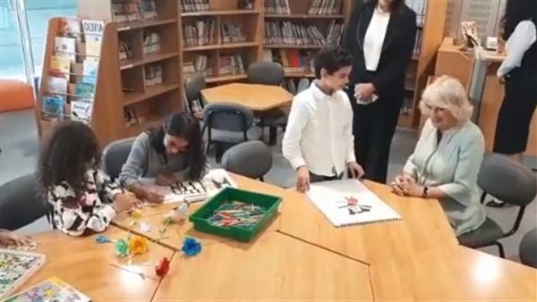 الأميرة كاميلا بمكتبة