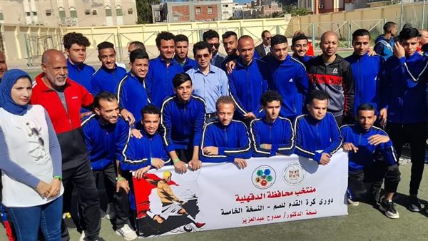 وزير الشباب خلال