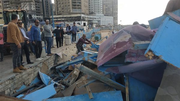 إزالة 16 وحدة خشبية