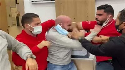 لازم نجيب حق الدكتور.. مصور مشاجرة فودافون: مش أول خناقة في الفرع | فيديو