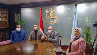 محافظ كفر الشيخ يتابع خلال بث مباشر أعمال رفع مياه الأمطار بالمراكز والمدن | صور