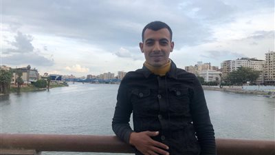 سائق أنقذ فتاة من الغرق بالدقهلية: مفكرتش ونزلت وراها والناس شجعتني