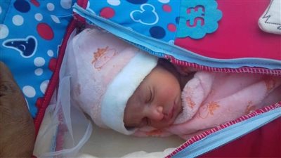 العثور على طفلة حديثة الولادة بجوار شريط السكة الحديد بإدفو 