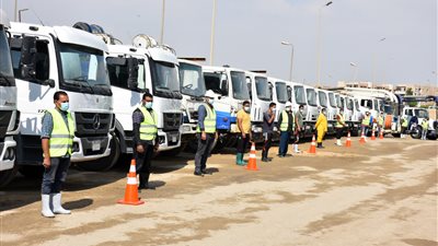 هل تنجو القاهرة الجديدة من كوارث سقوط أمطار الشتاء؟.. رئيس الجهاز يجيب 