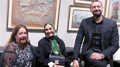  حلا شيحة بصحبة معز مسعود في افتتاح معرض والدها روح مصرية | صور