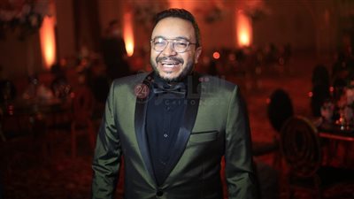 أول ظهور لـ حسام داغر بعد إجرائه عملية جراحية في مهرجان نجم العرب | فيديو