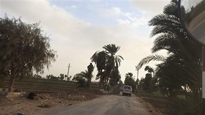 أهالي قرية بسوهاج يطالبون بردم حفرة تسببت في عدة حوادث 